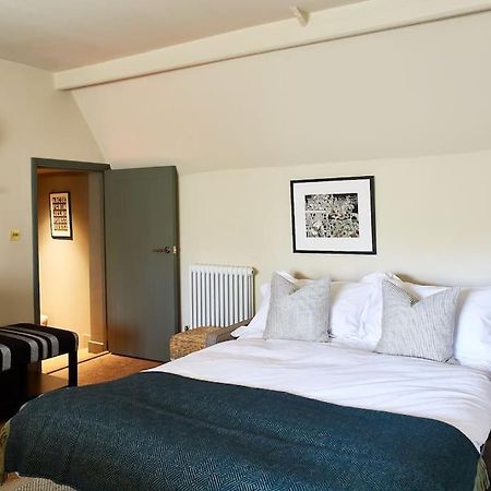 Dawn At The Sun Inn Felmersham, Our Signature Duplex Suite 샨브룩 외부 사진