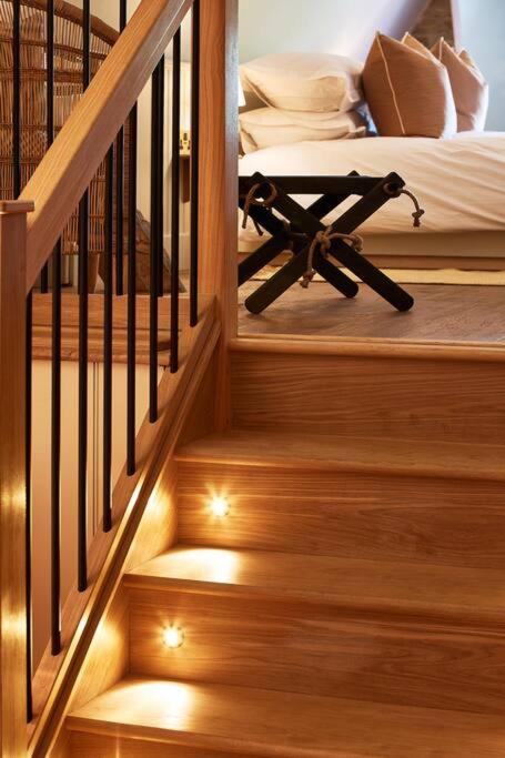 Dawn At The Sun Inn Felmersham, Our Signature Duplex Suite 샨브룩 외부 사진